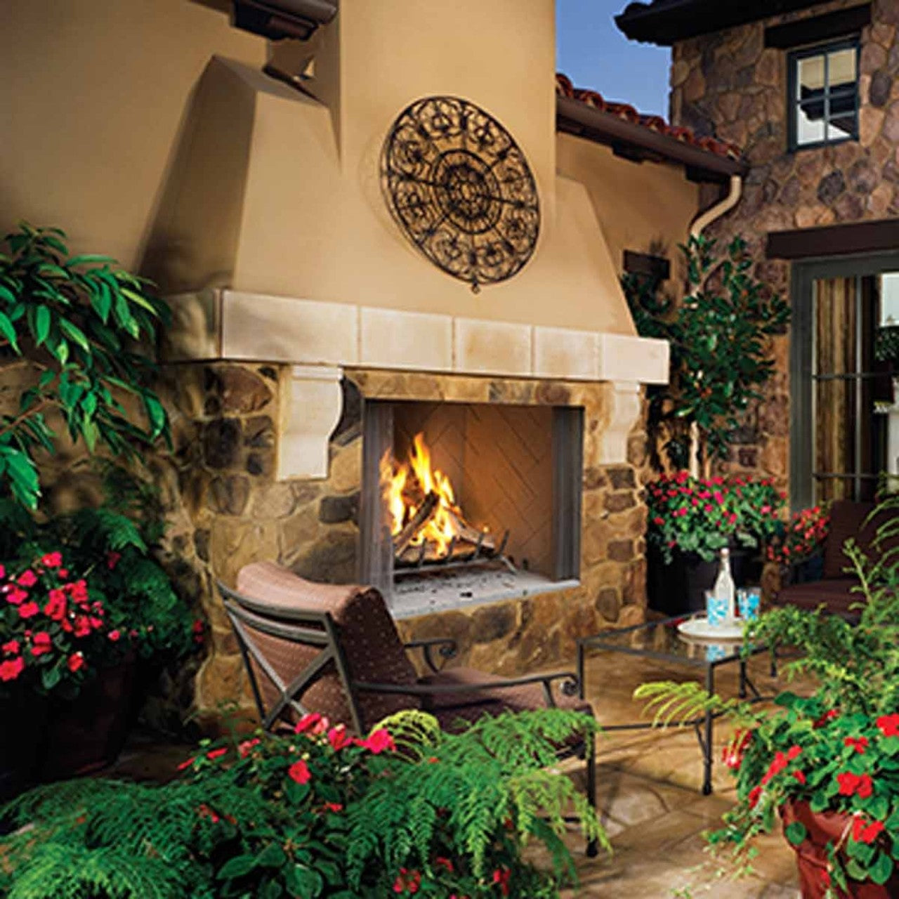 Superior 50-Inch Outdoor Wood Burning Fireplace, Refractory Herringbone Panels, image size:1280x1280