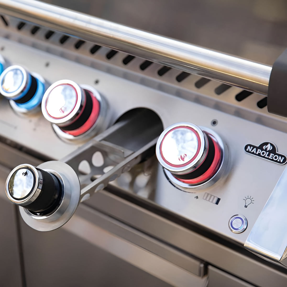 Napoleon Prestige PRO™ 665 Gas Grill with IR Rear and Side Burners - PRO665RSIBNSS-3/PRO665RSIBPSS-3