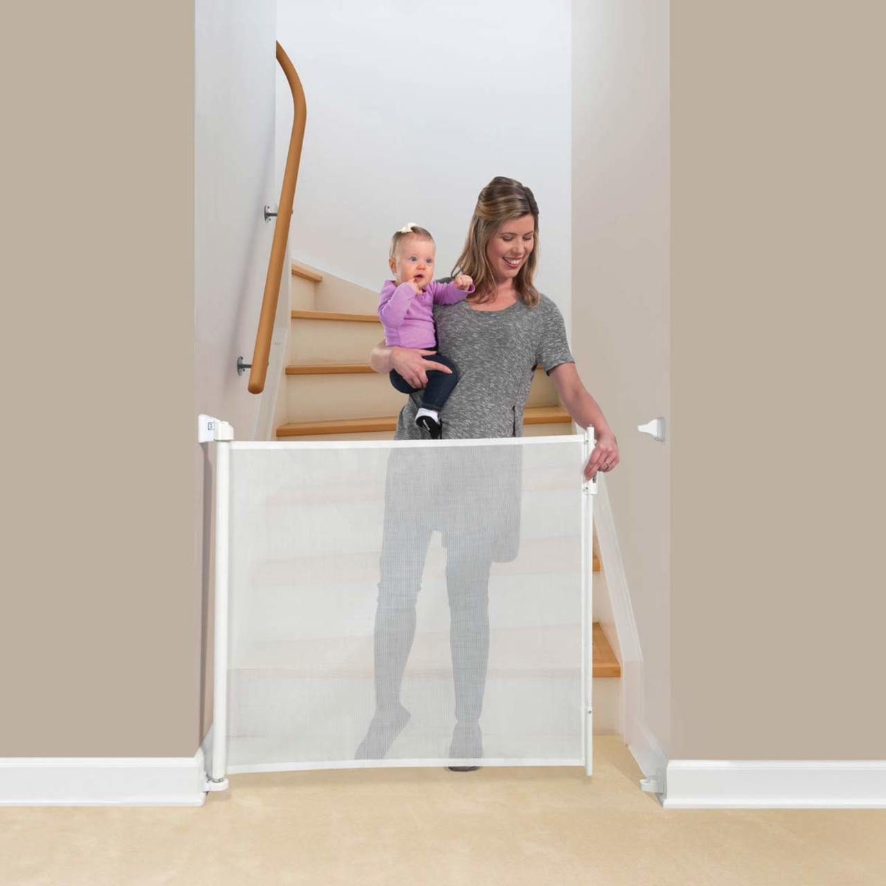 KidCo Retractable Safeway Gate - White