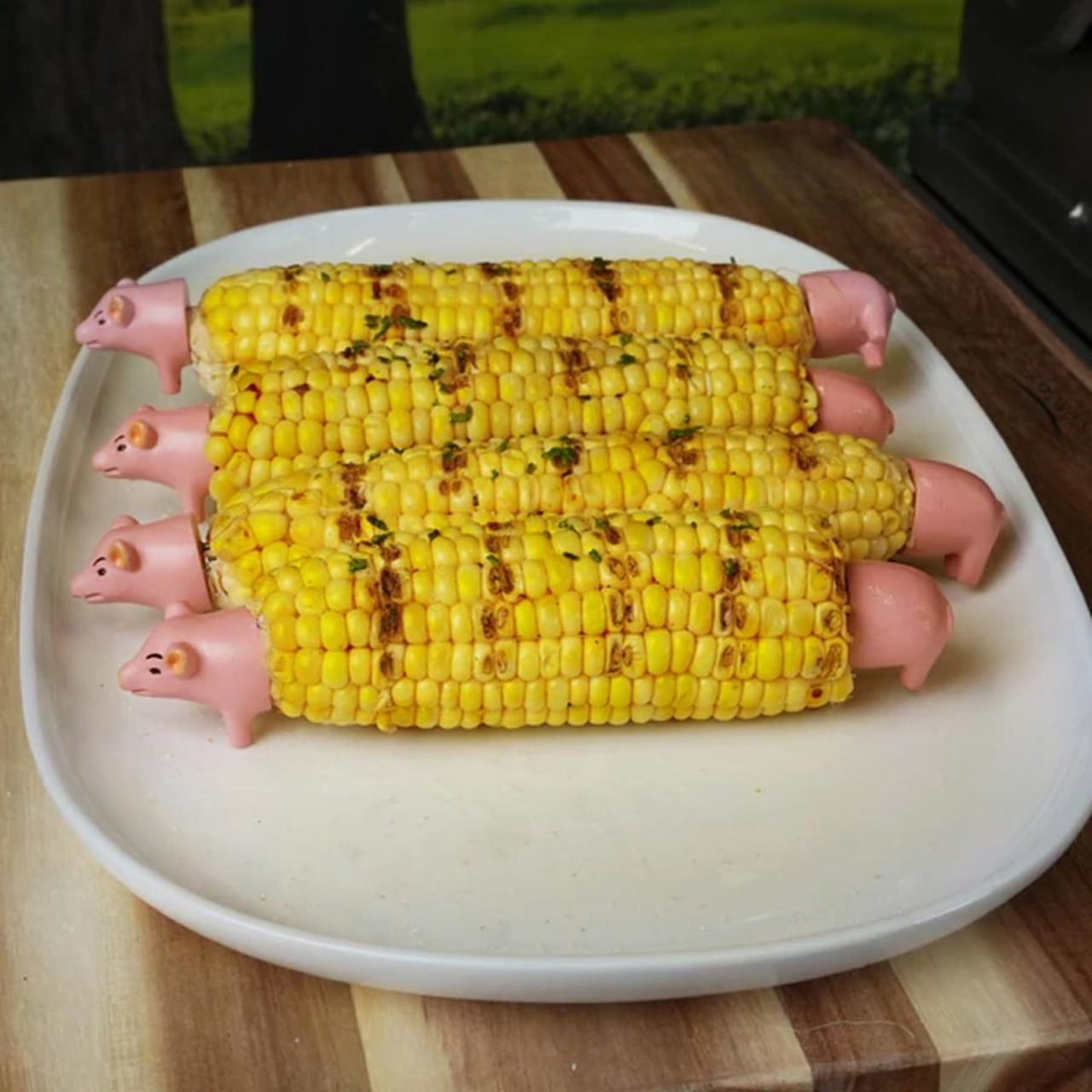 Handled Pig Corn Holders - 4 Pairs